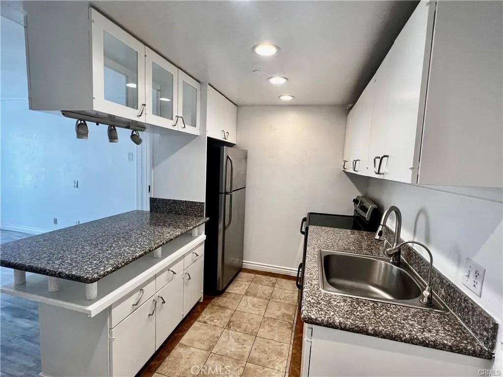 Long Beach, CA 90802,225 W 6th Street #502