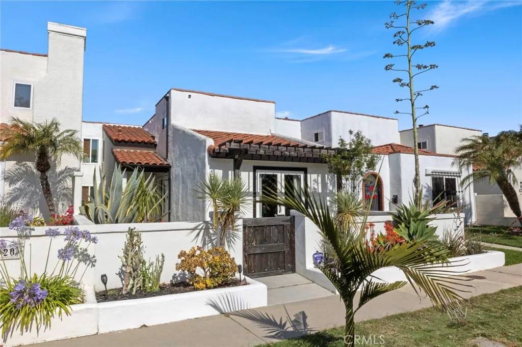Huntington Beach, CA 92648,1918 California Street