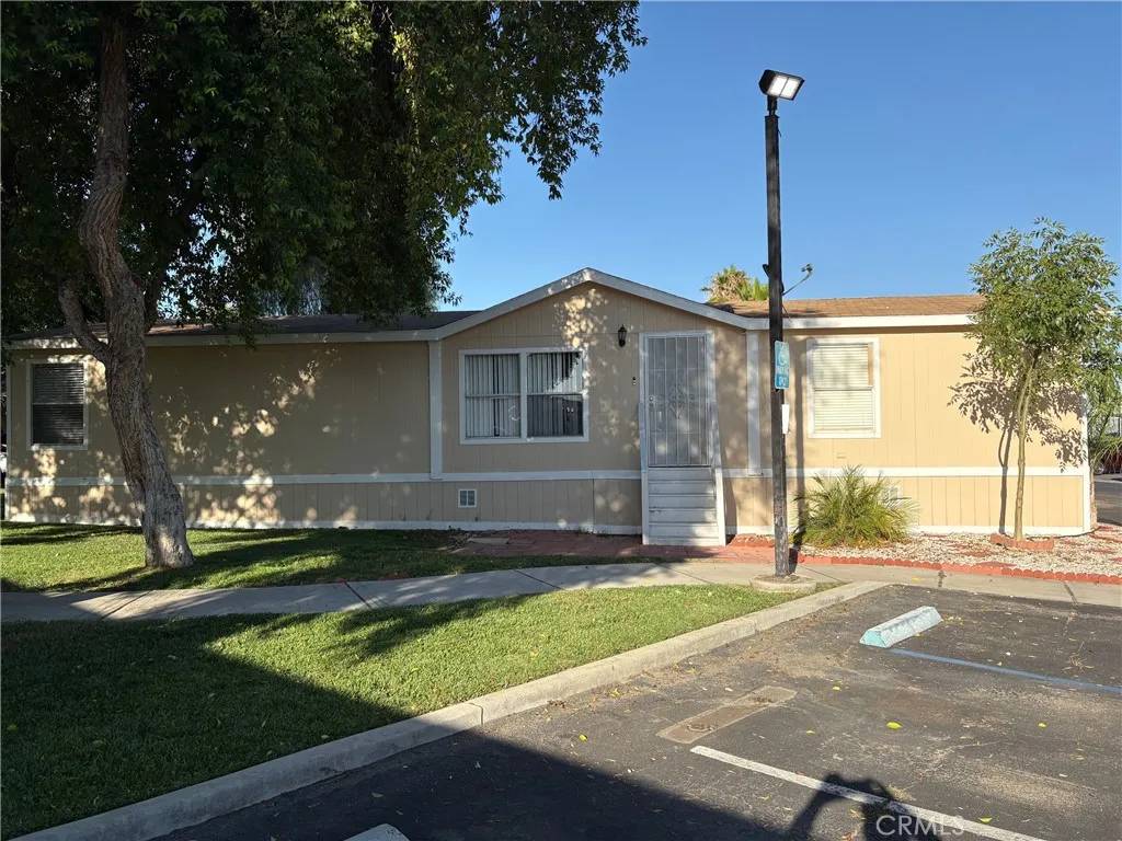 Perris, CA 92571,350 E San Jacinto #125