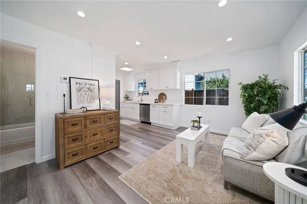 Long Beach, CA 90814,4110 E Vermont St