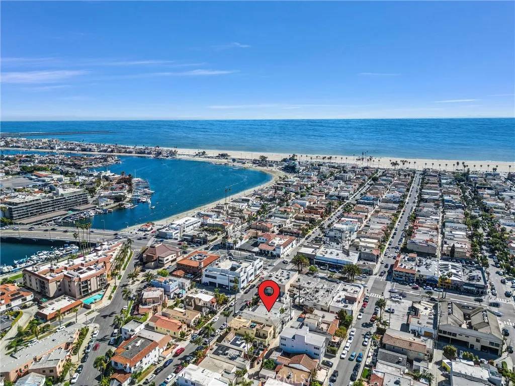 Long Beach, CA 90803,207 Santa Ana Avenue