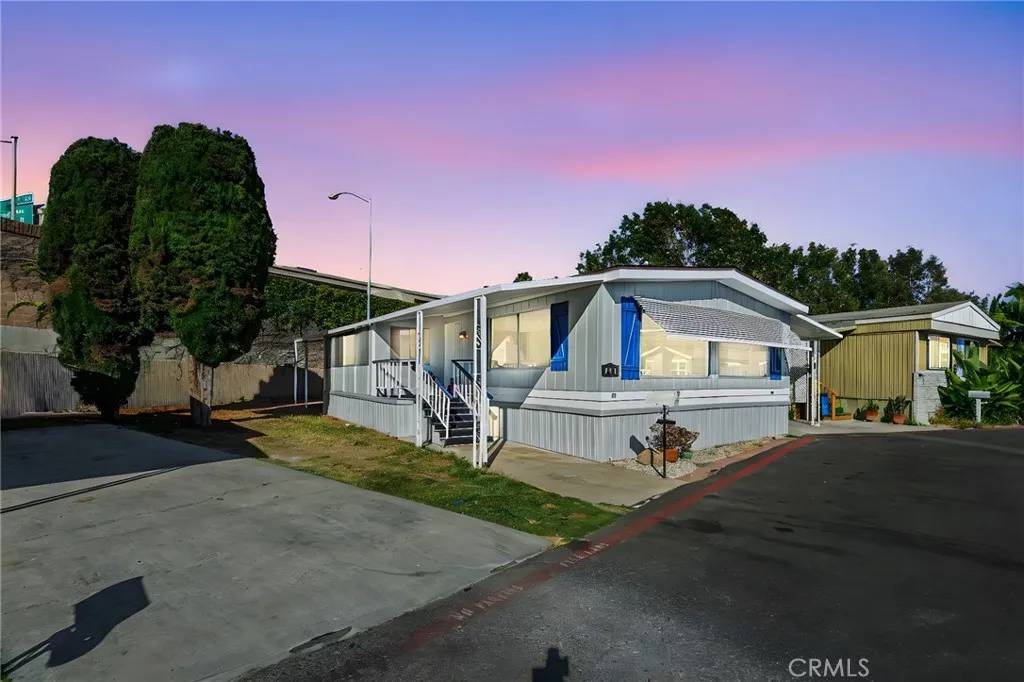 Tustin, CA 92780,141 E Coronado