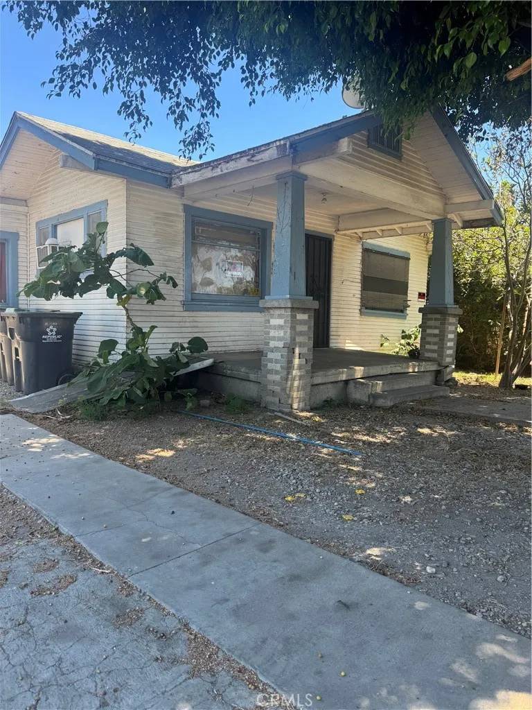 Santa Ana, CA 92707,1901 S Broadway