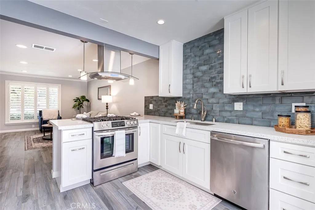 Lake Forest, CA 92630,23113 Cherry Avenue #15