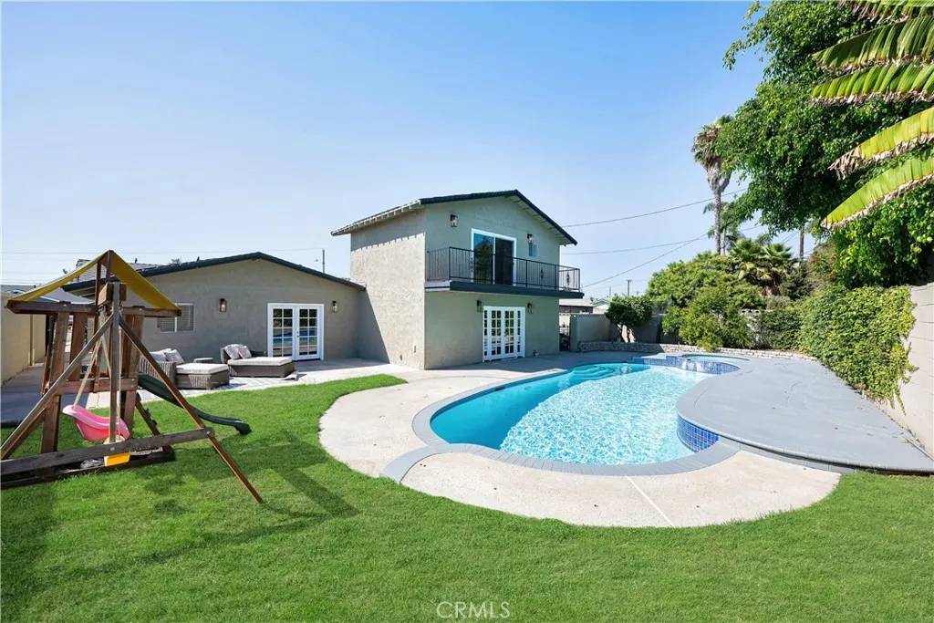 Westminster, CA 92683,5652 Amador Avenue