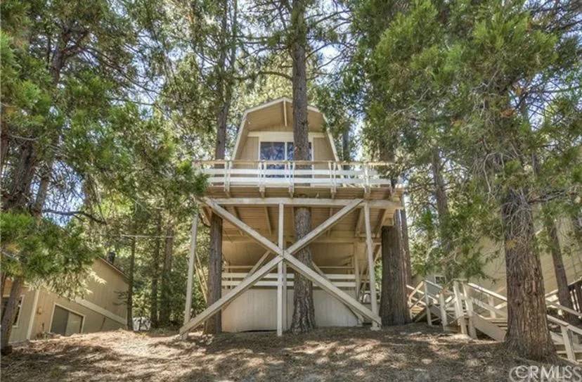 Twin Peaks, CA 92391,565 Rose Lane