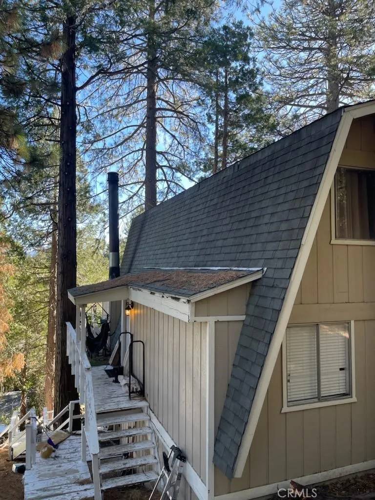 Twin Peaks, CA 92391,565 Rose Lane