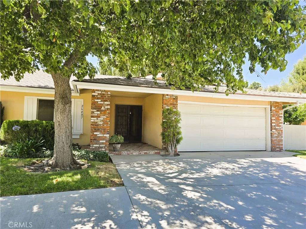 Newhall, CA 91321,26487 Fairway Circle