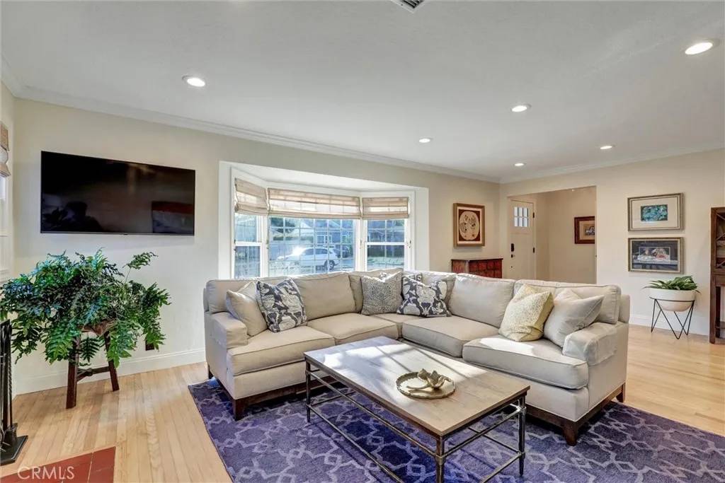 Long Beach, CA 90807,3902 North Marshall Way