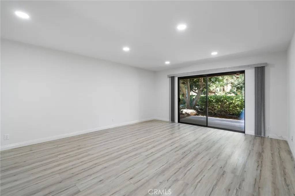Irvine, CA 92618,26 Tangelo #291