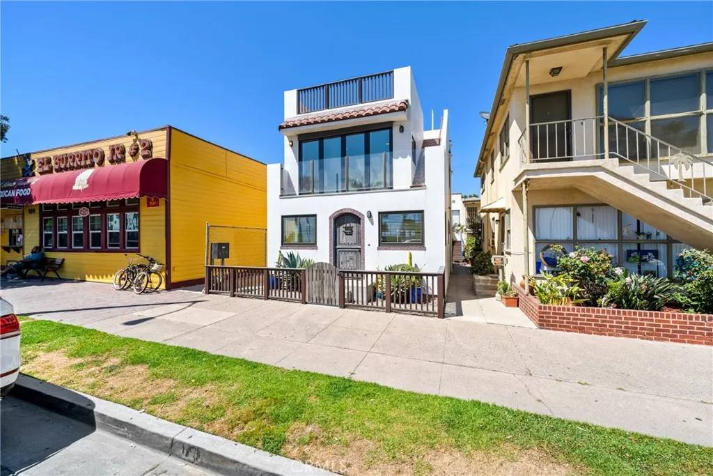 Seal Beach, CA 90740,913 Ocean Avenue #A