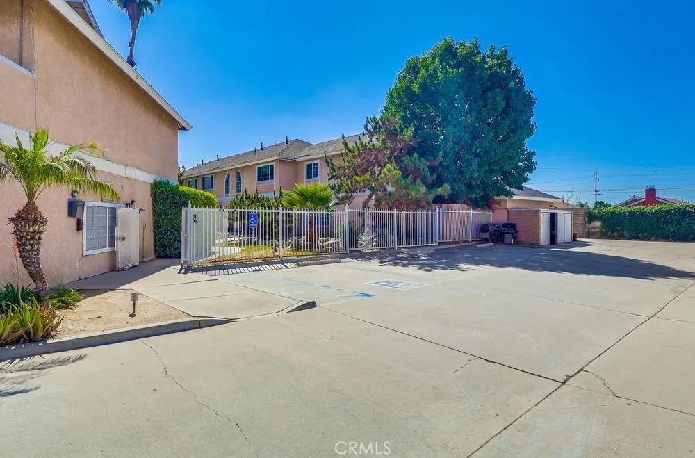 Norwalk, CA 90650,12235 Pine Street #5