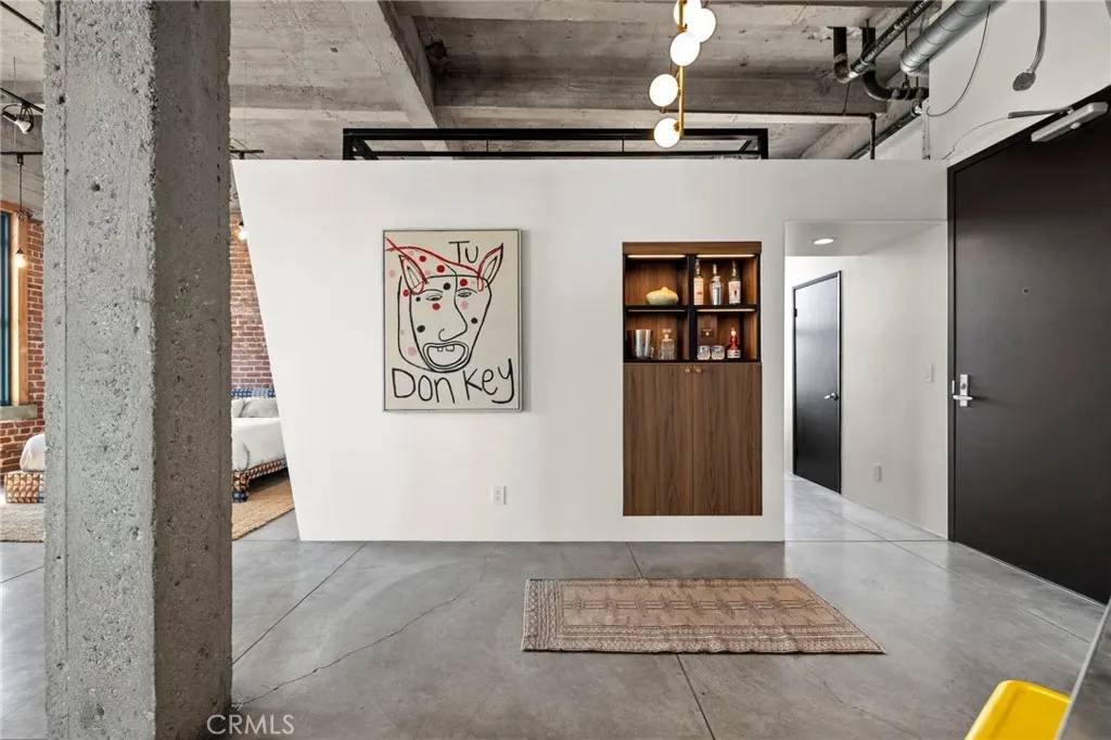 Long Beach, CA 90802,100 W 5th Street #8D