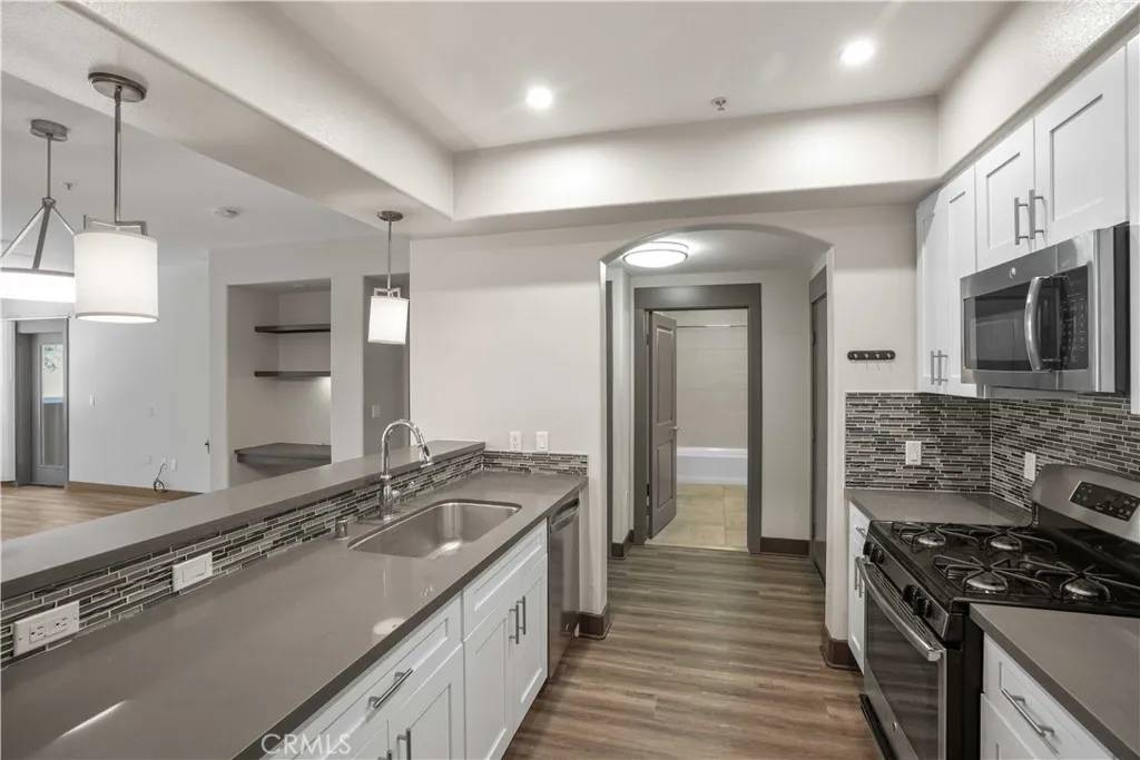 Valencia, CA 91355,24595 Town Center Drive #3211