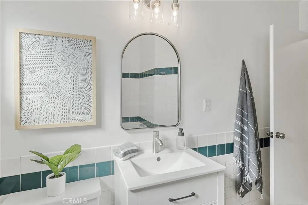 Long Beach, CA 90808,3523 Kallin Avenue