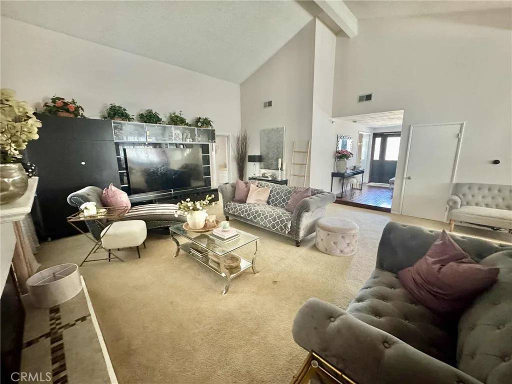 Tustin, CA 92780,1782 Green Meadow Ave