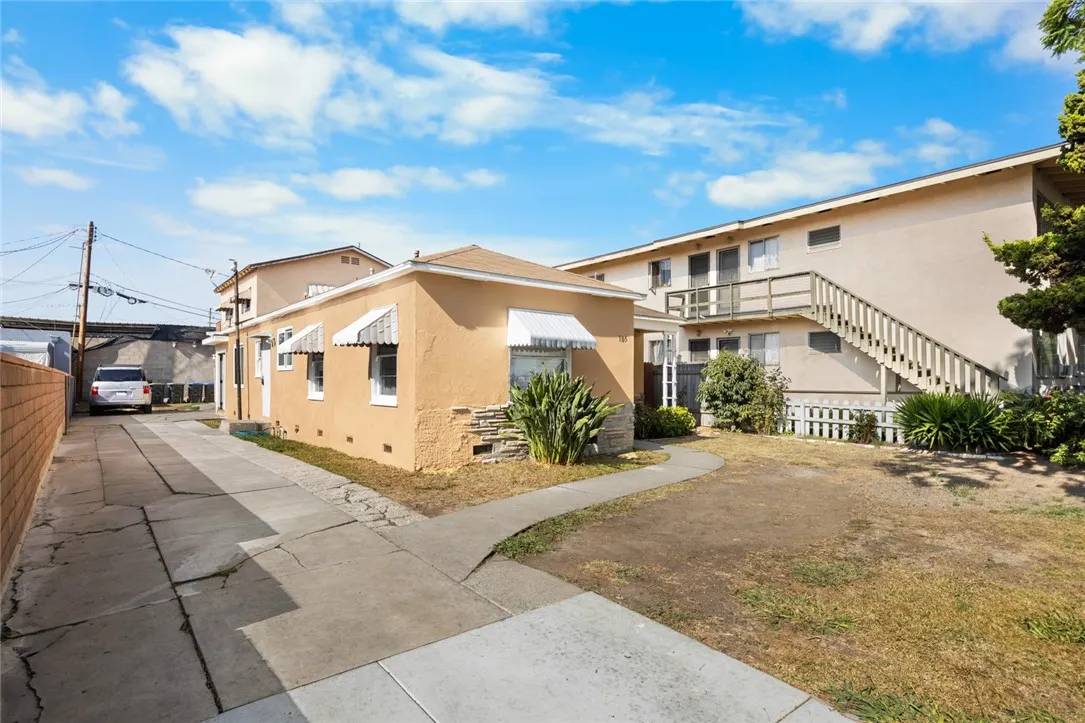 Santa Ana, CA 92707,105 E Pomona Street