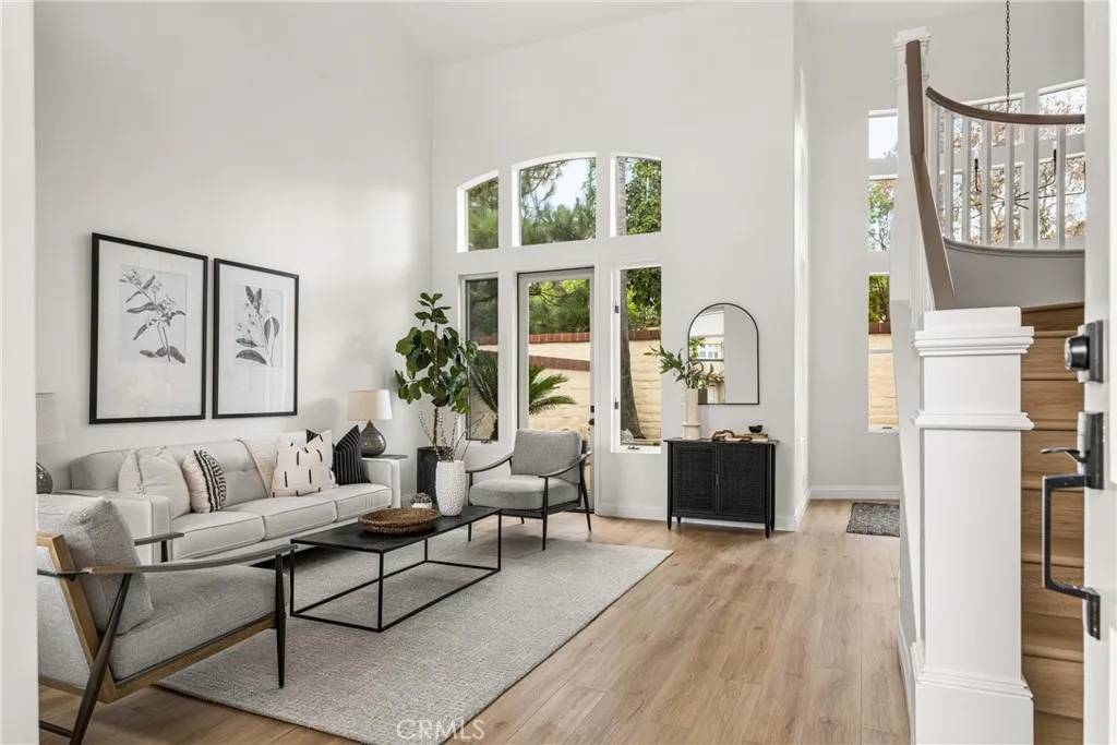 Tustin, CA 92782,2495 Tequestra