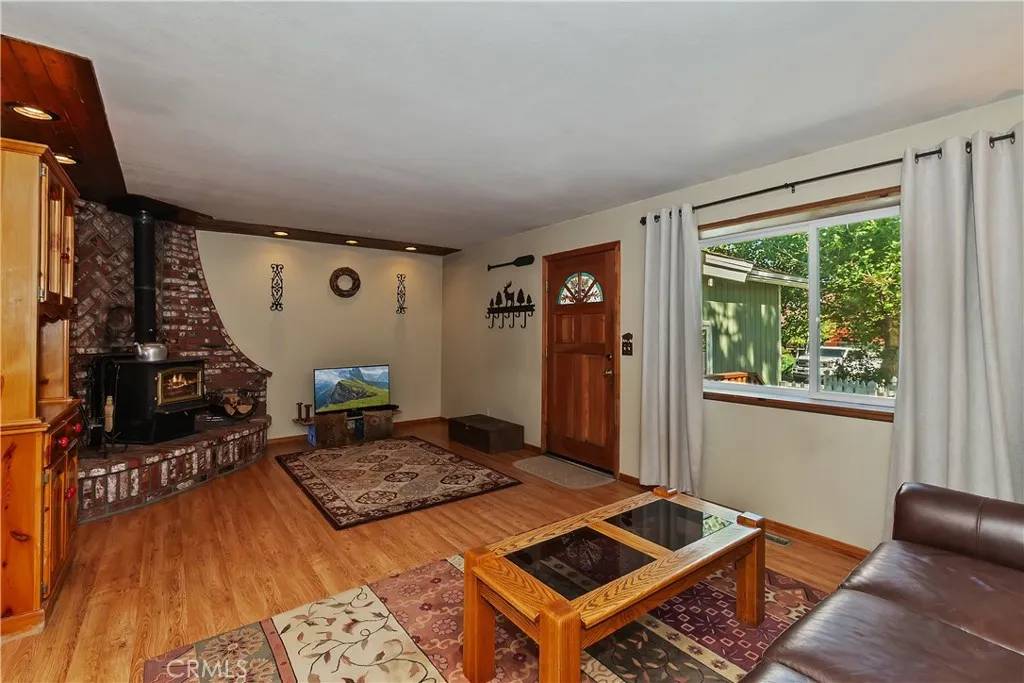 Big Bear City, CA 92314,2208 Manzanita Lane