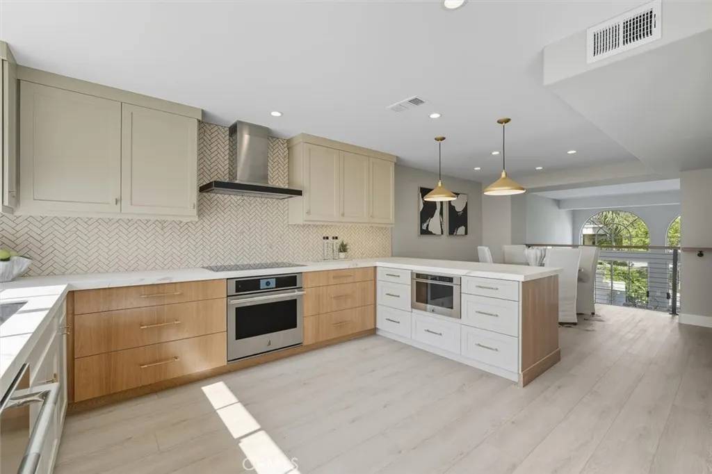 Huntington Beach, CA 92648,19476 Riverdale Lane