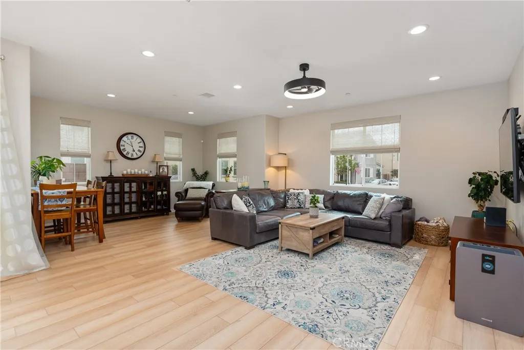 Fontana, CA 92336,13877 Gazania