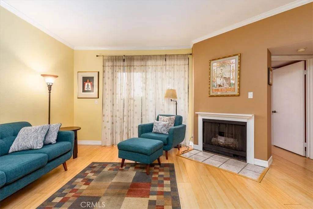 Long Beach, CA 90807,3913 N Virginia Road #203