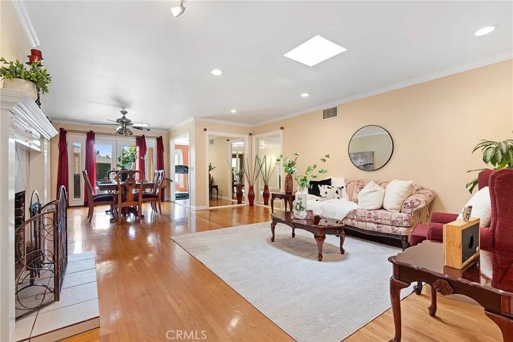 Santa Ana, CA 92706,1116 W 21st Street