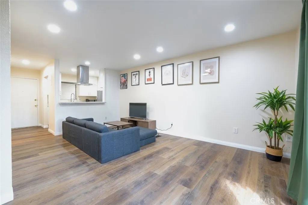 Santa Ana, CA 92707,1030 W Macarthur Boulevard #21