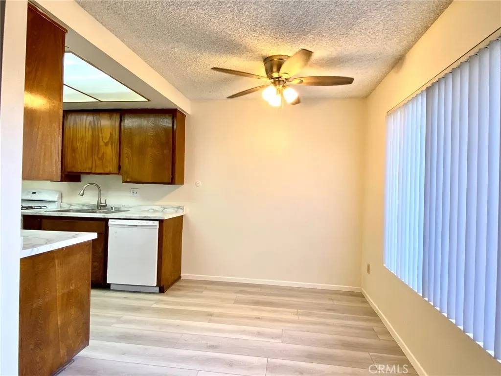Santa Ana, CA 92704,1400 W Warner Avenue #9