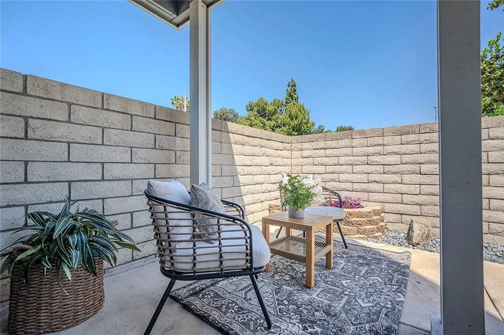 Anaheim, CA 92801,173 N Magnolia #A