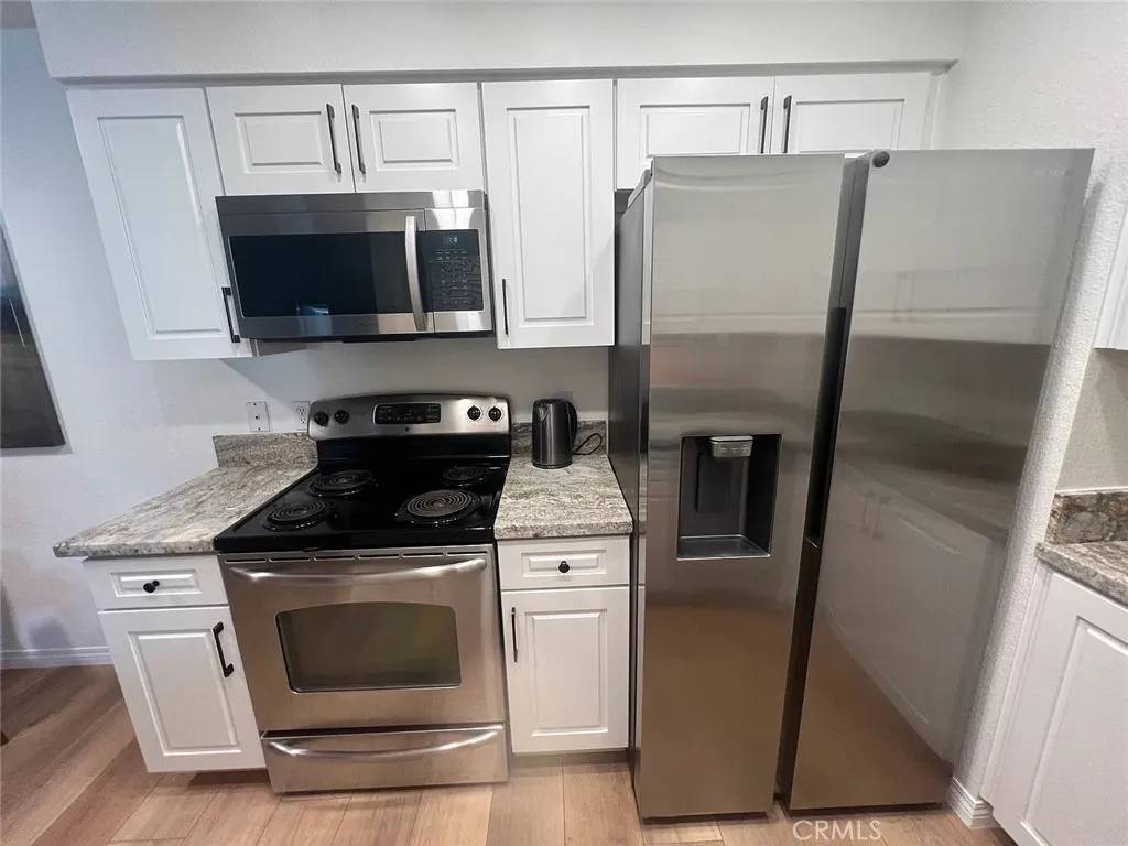 Santa Ana, CA 92704,3500 S Greenville #G11