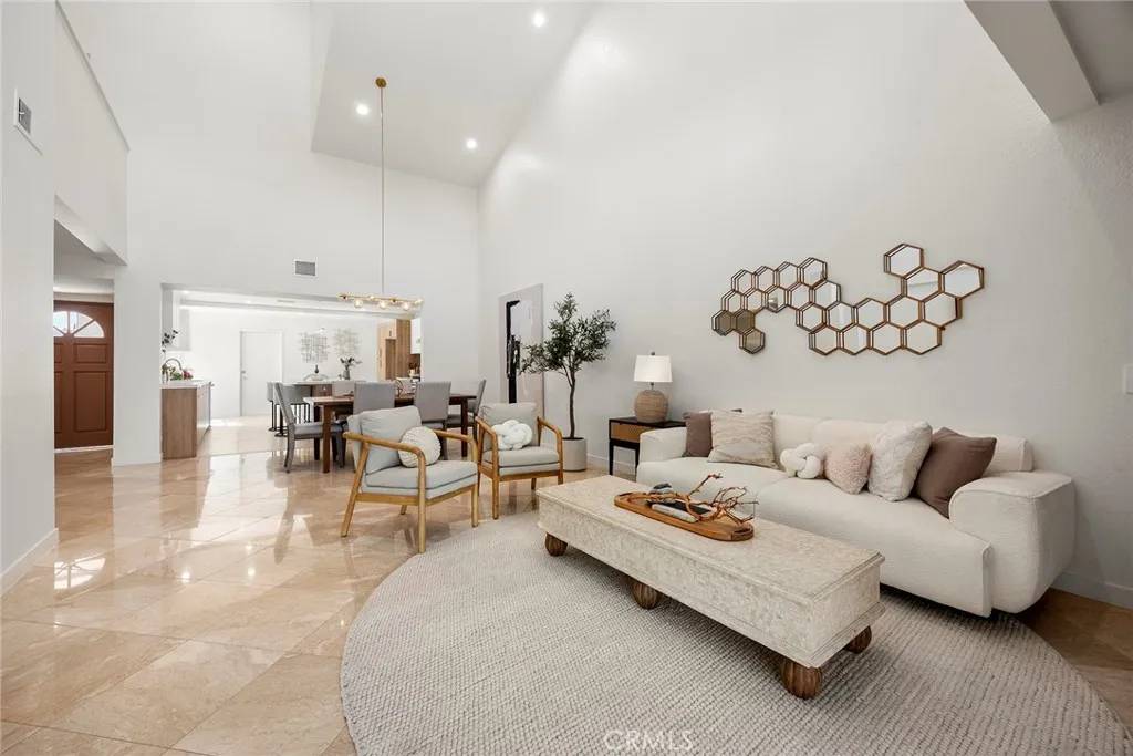 Anaheim, CA 92801,1128 N Voyager