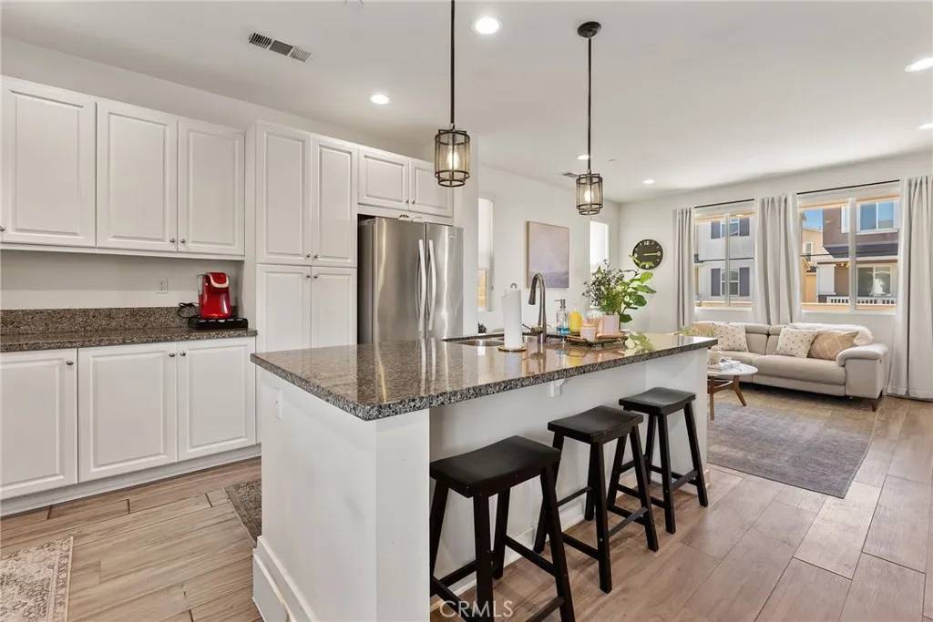 Anaheim, CA 92805,390 N Bellarose