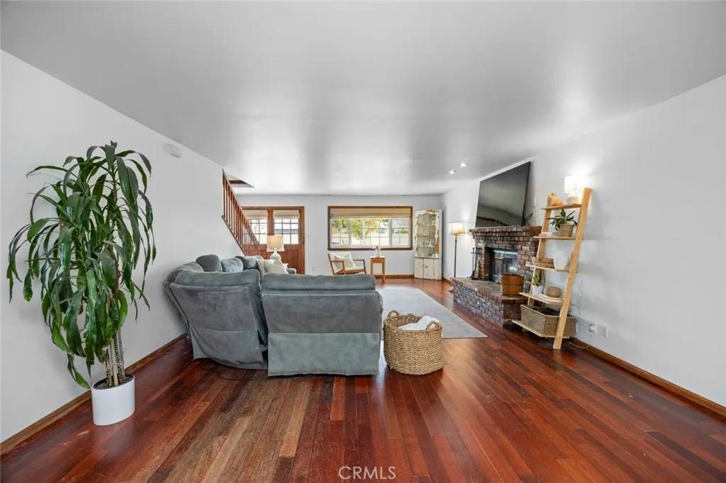 Long Beach, CA 90808,3621 Halbrite