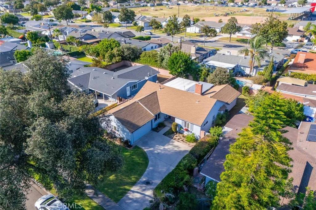 Fullerton, CA 92833,1137 W Porter