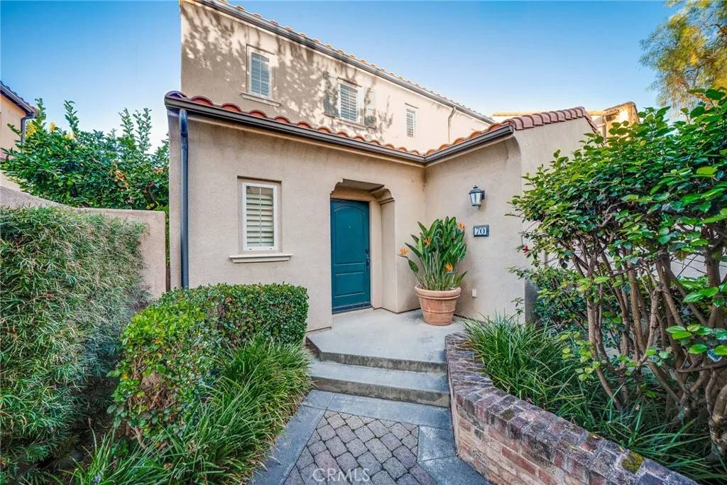 Irvine, CA 92618,70 Latitude