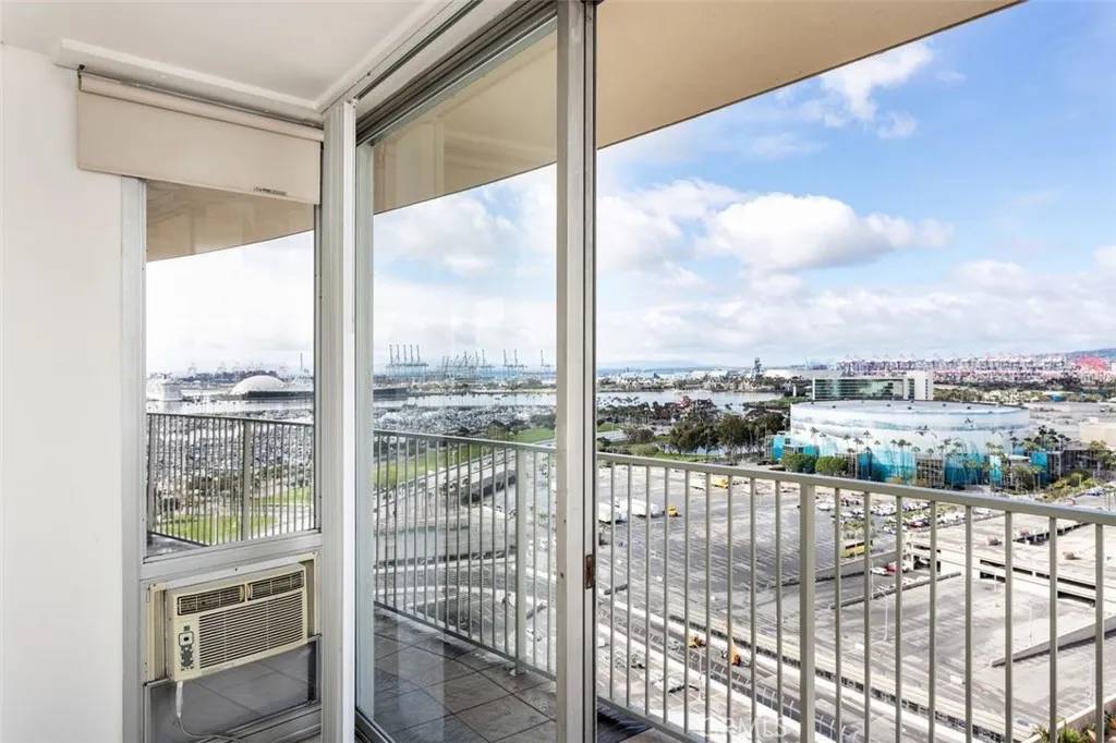 Long Beach, CA 90802,700 E Ocean #2308