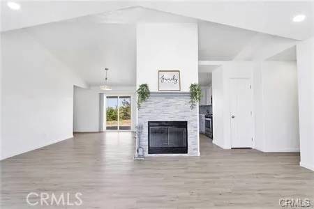 Hesperia, CA 92345,8951 Grapefruit Ave