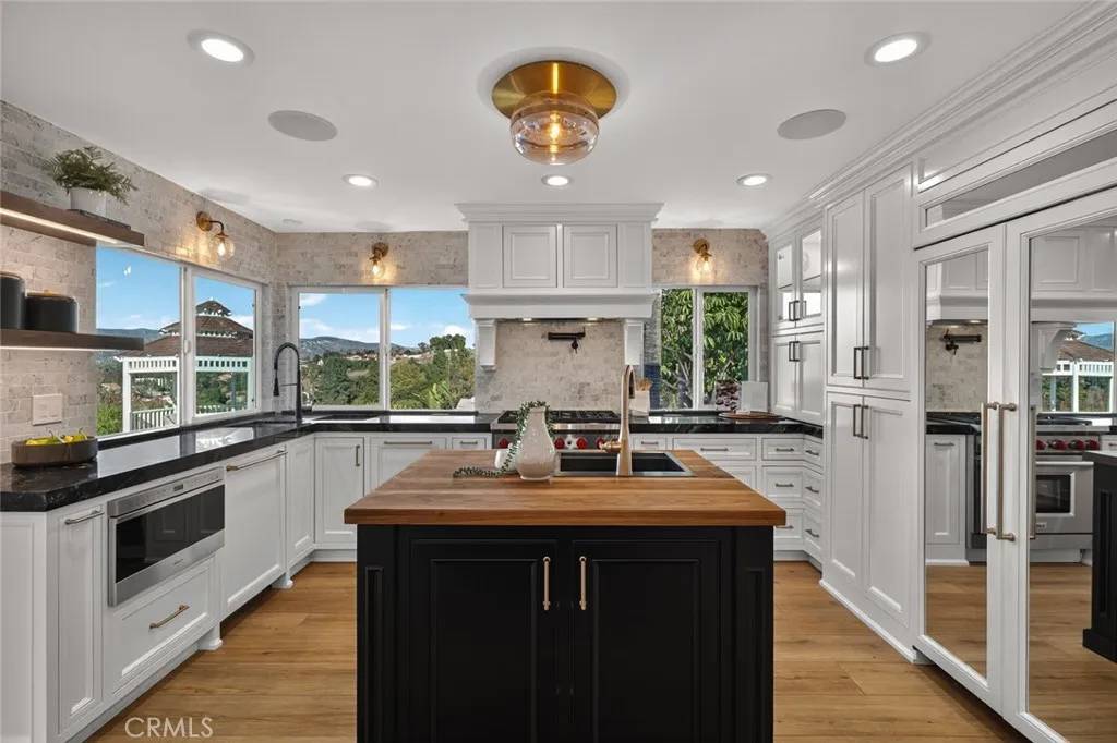 Anaheim Hills, CA 92807,266 S Via Montanera