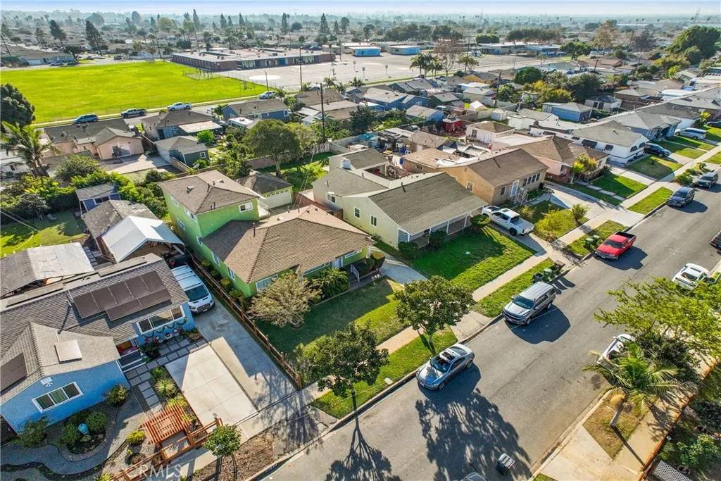 Compton, CA 90220,2202 W 153rd Street