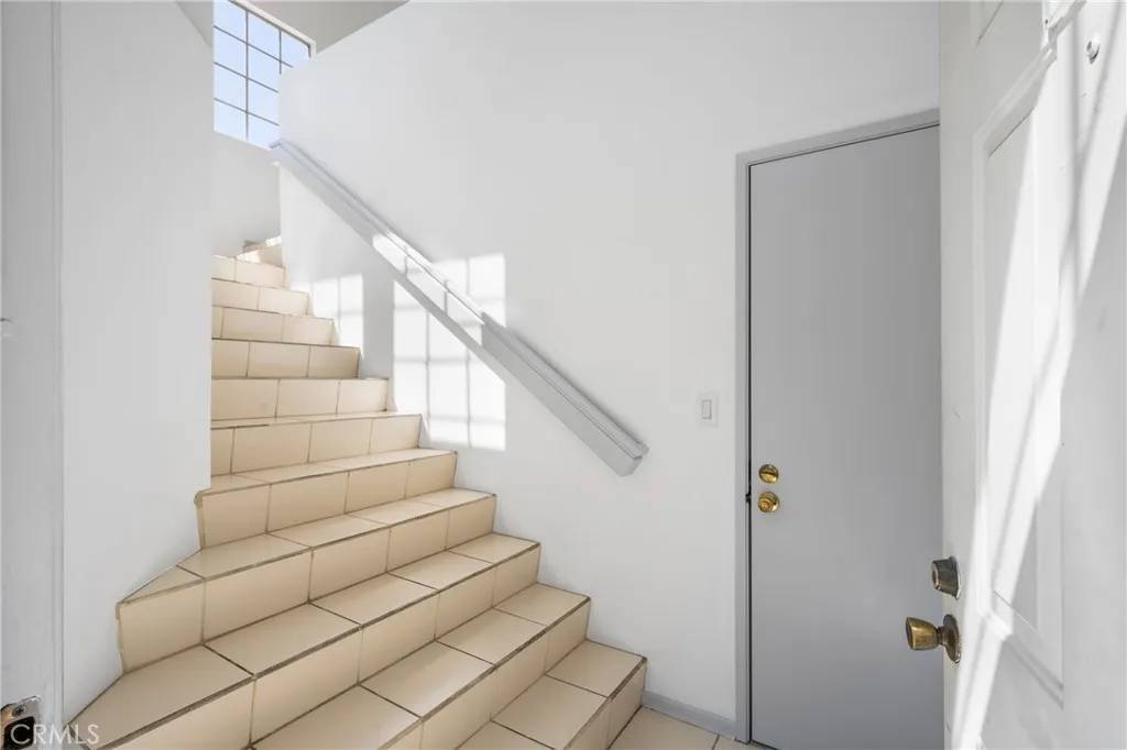 Calabasas, CA 91301,4240 Lost Hills Road #2706