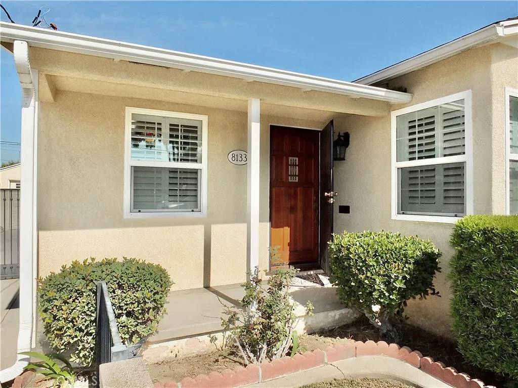 Paramount, CA 90723,8133 2nd Street