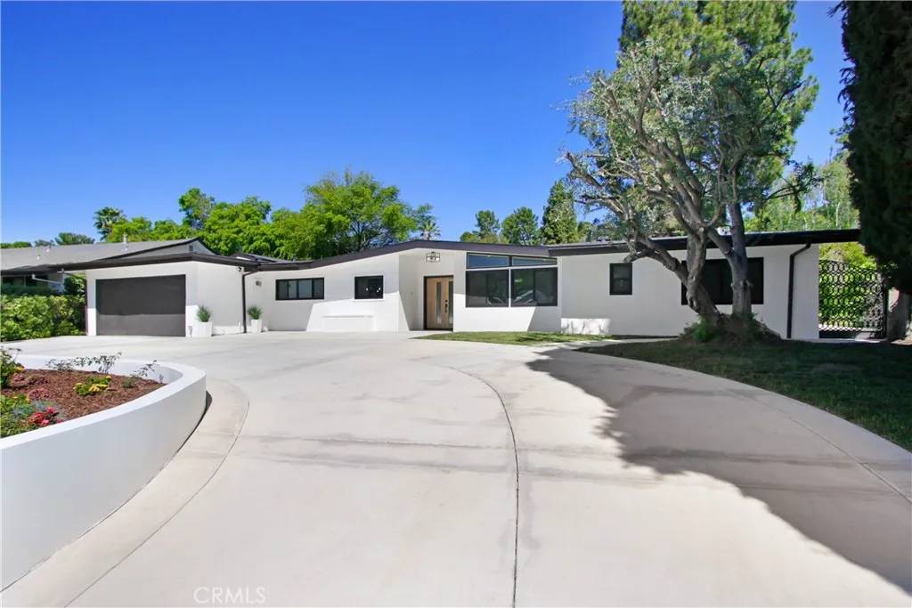 Tarzana, CA 91356,18871 Rosita Street