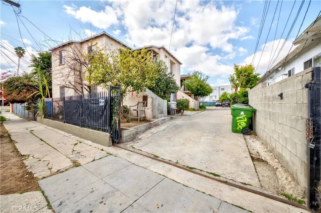 Los Angeles, CA 90031,1709 Sichel Street