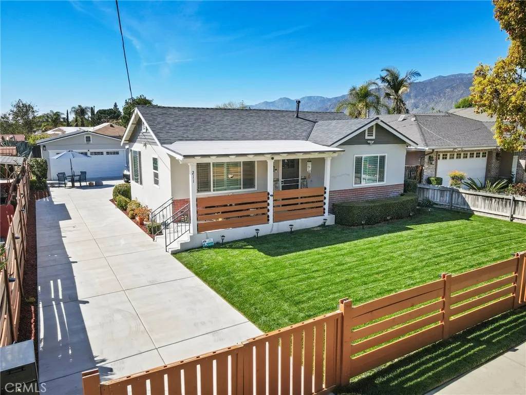 Azusa, CA 91702,211 N Pasadena Avenue