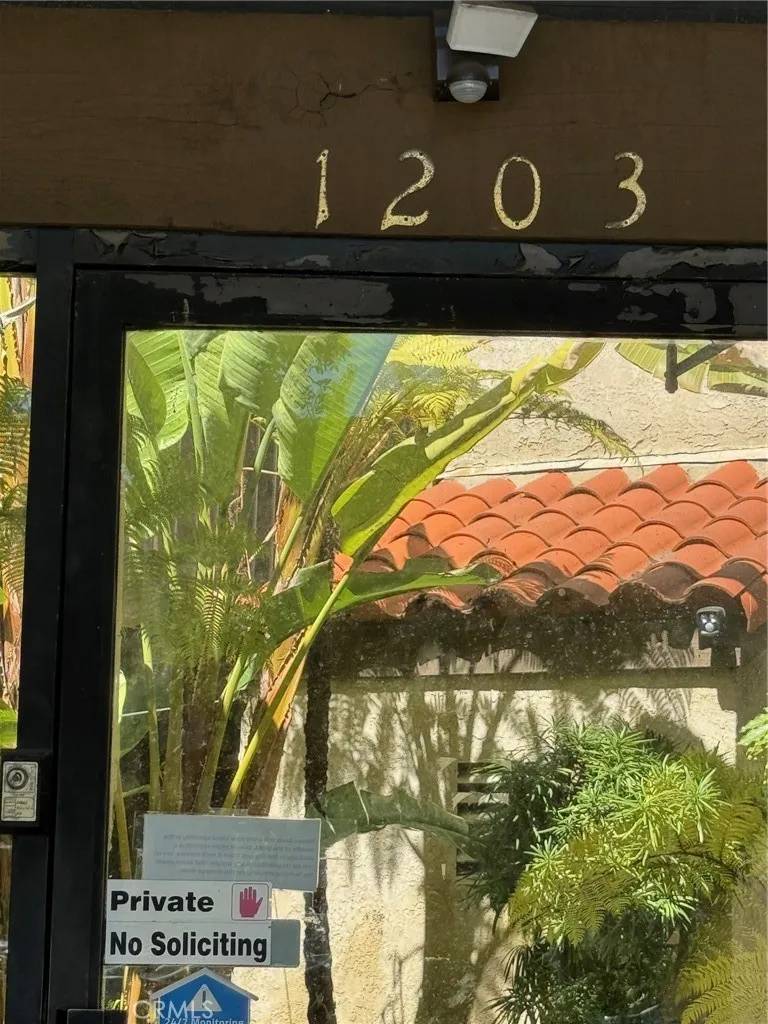 Long Beach, CA 90807,1203 E San Antonio Drive #201