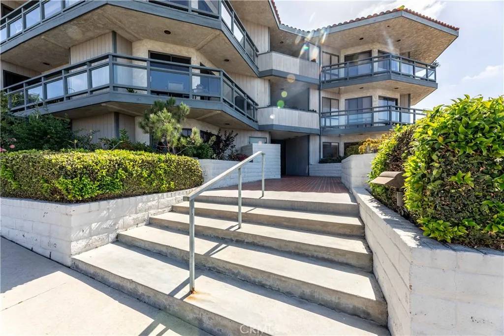 Signal Hill, CA 90755,2270 Stanley Avenue #2B