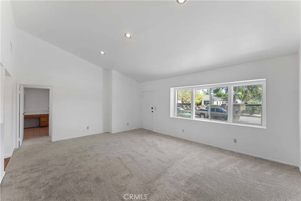 Van Nuys, CA 91401,14259 Emelita Street