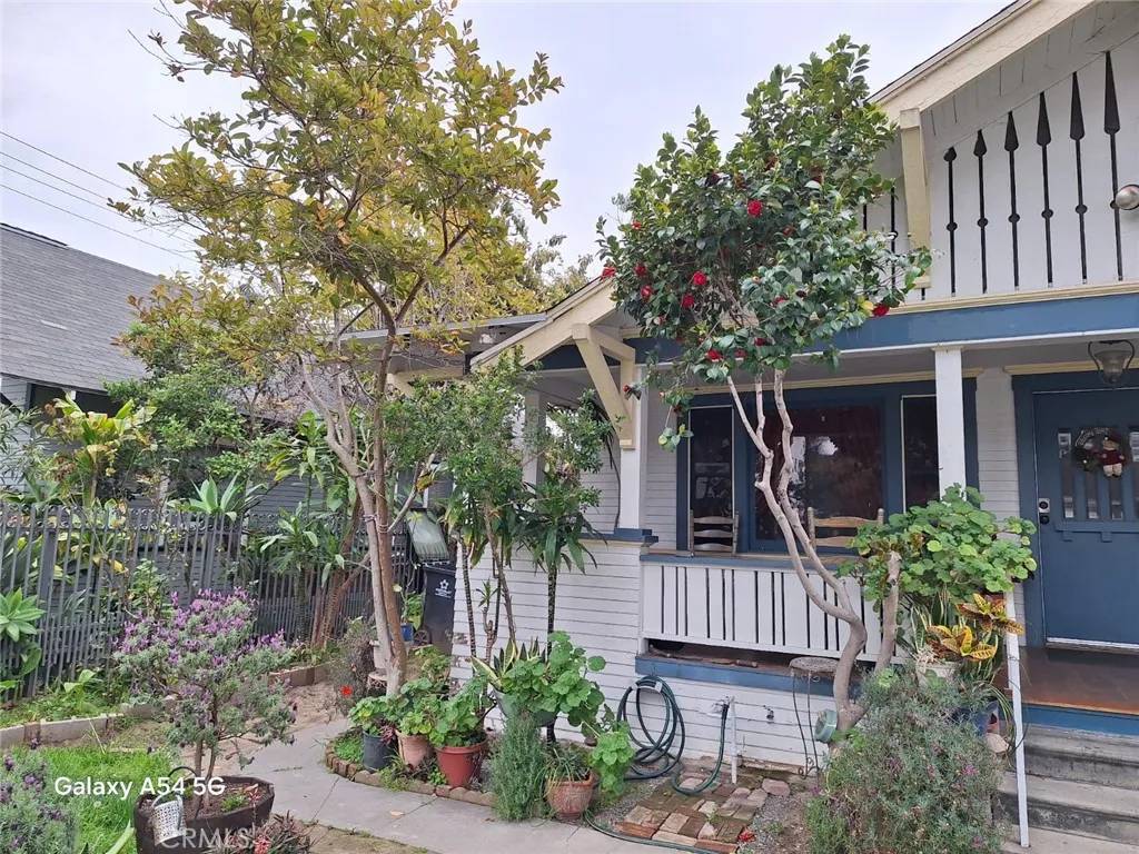 Santa Ana, CA 92701,418 W Pine Street