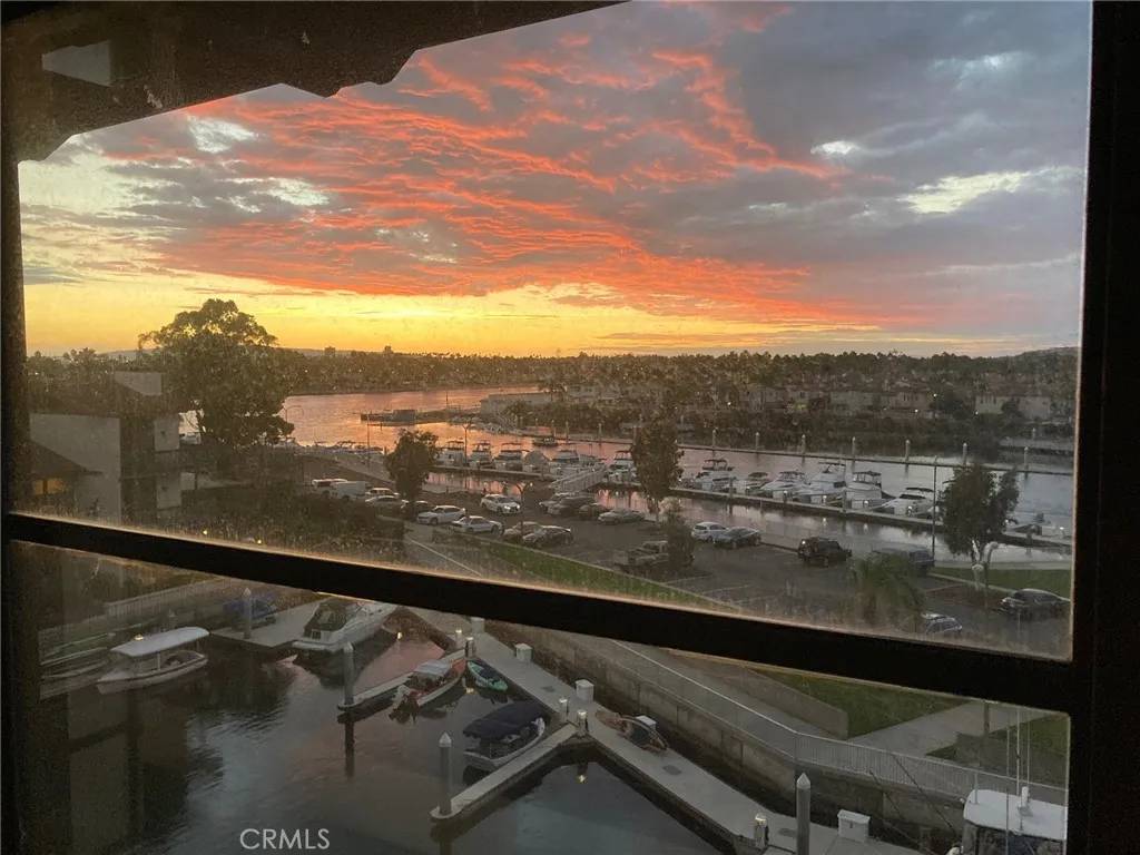 Long Beach, CA 90803,5327 Marina Pacifica Drive North #Key19